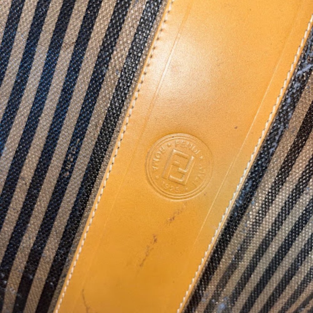💛Vintage Fendi Striped Crossbody💛 - Picture 5 of 11